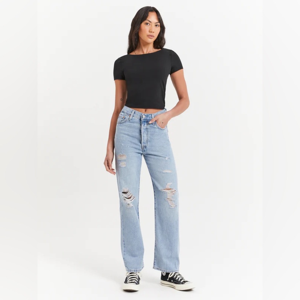 Levi’s Women’s Ribcage Straight Jeans Light Wash Size 27